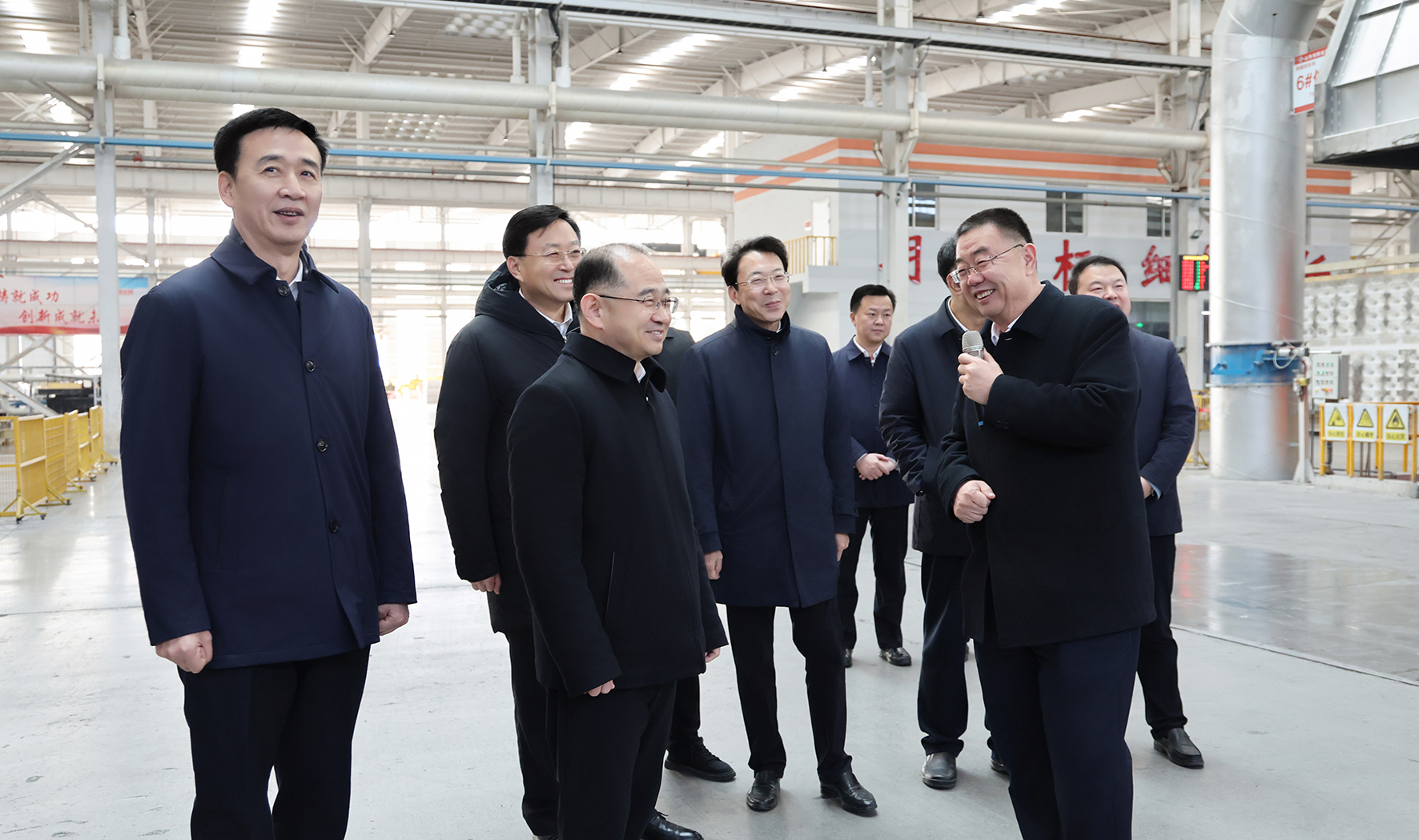 滨州市委书记宋永祥，市委副书记、市长李春田来pg赏金女王调研节日生产并慰问干部职工