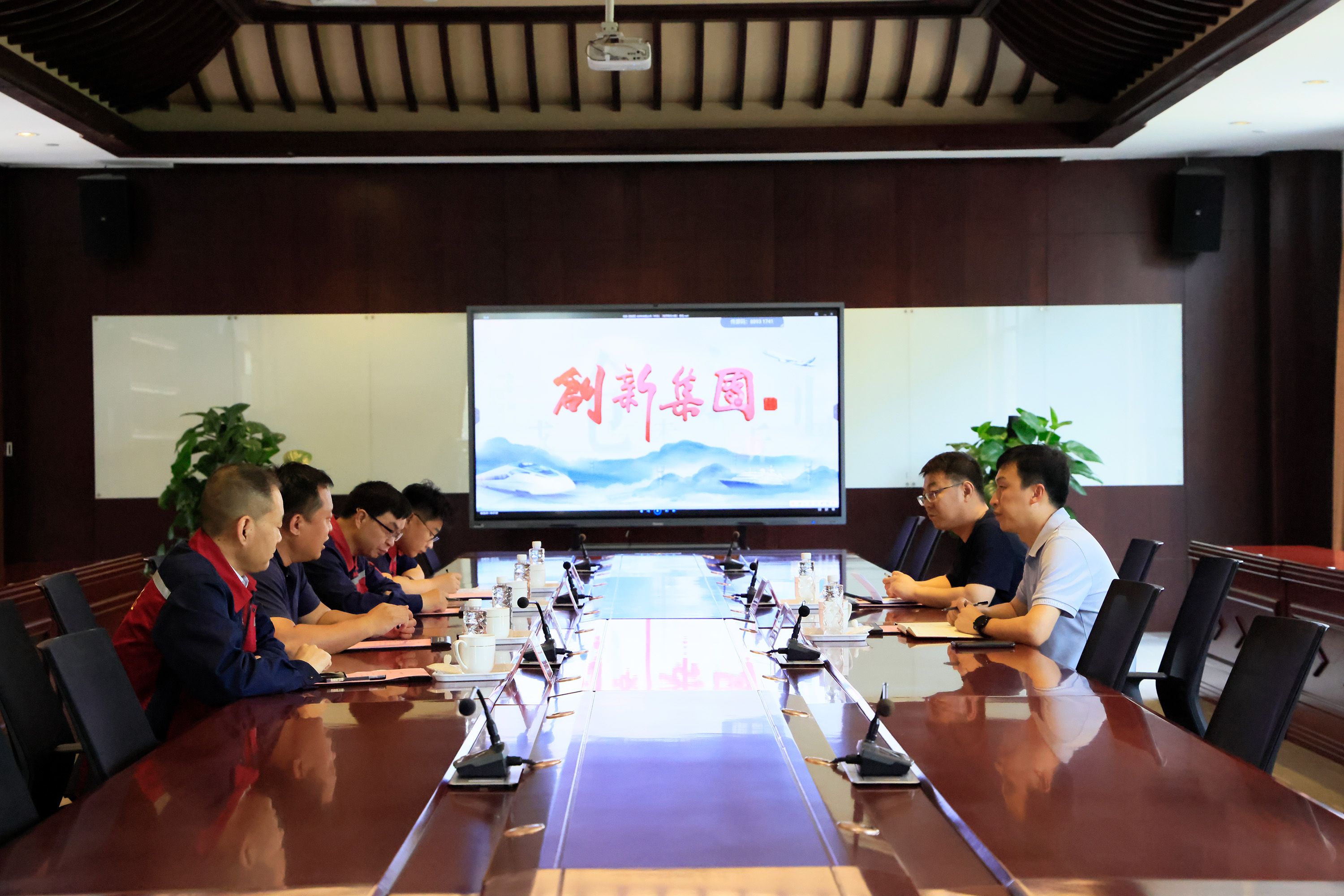 济南海关稽查科科长李丁丁一行来pg赏金女王调研