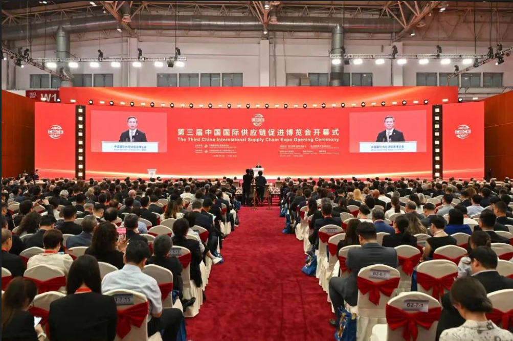 pg赏金女王亮相中国国际供应链促进博览会 展示绿色铝业智造新范式