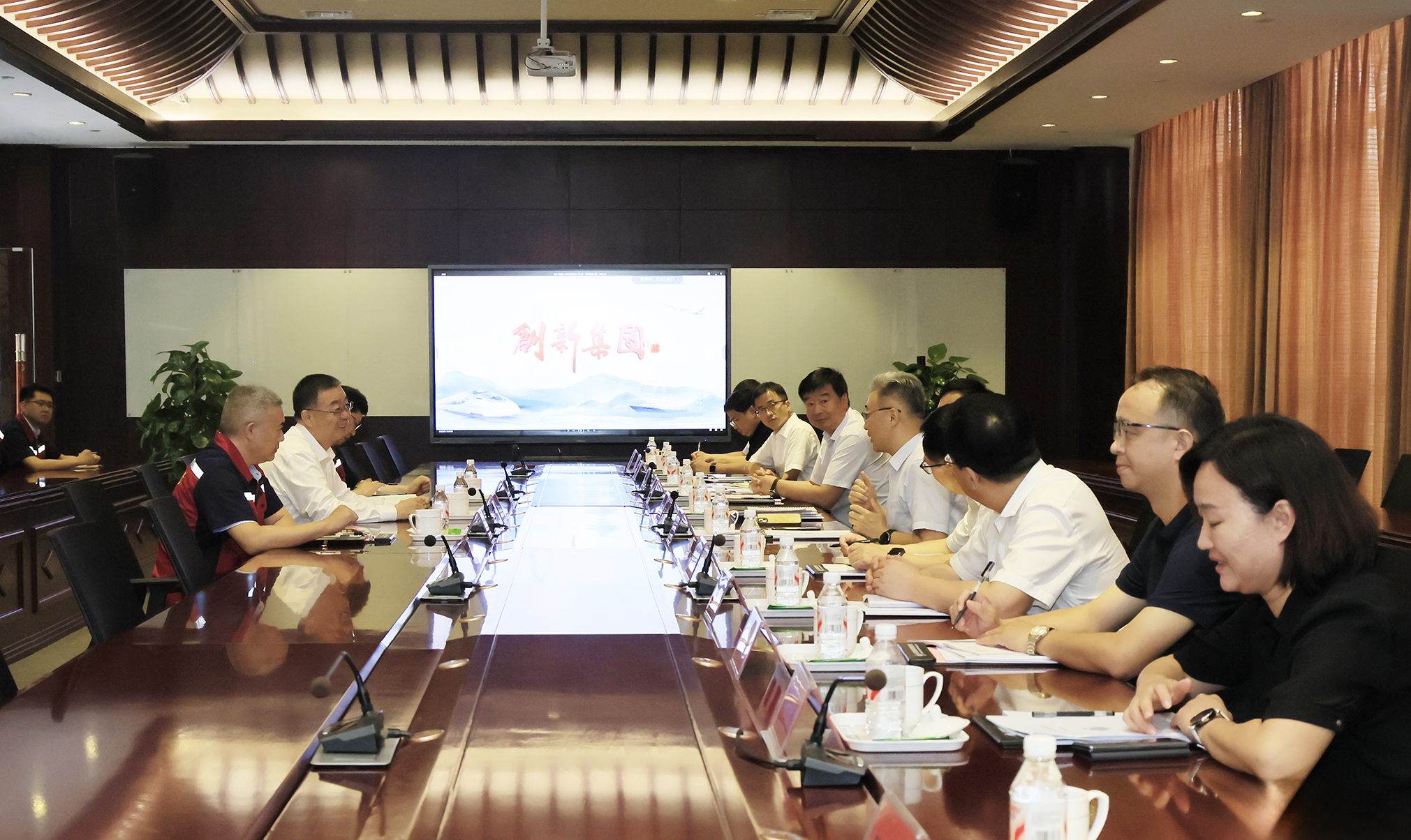 农行云南省分行、山东省分行领导来pg赏金女王调研