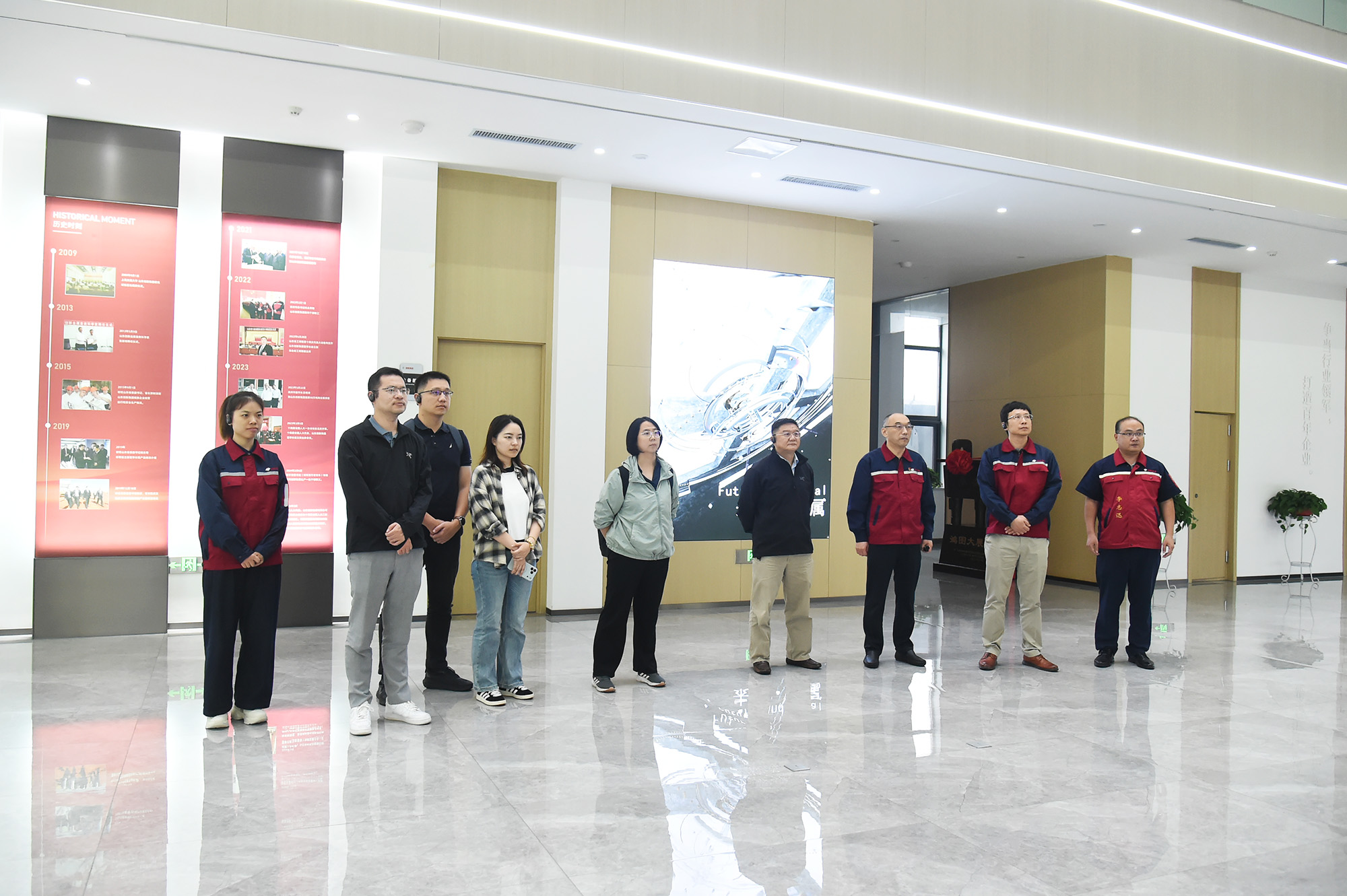 上海汇众汽车制造有限公司党委书记刘存林一行来pg赏金女王走访交流